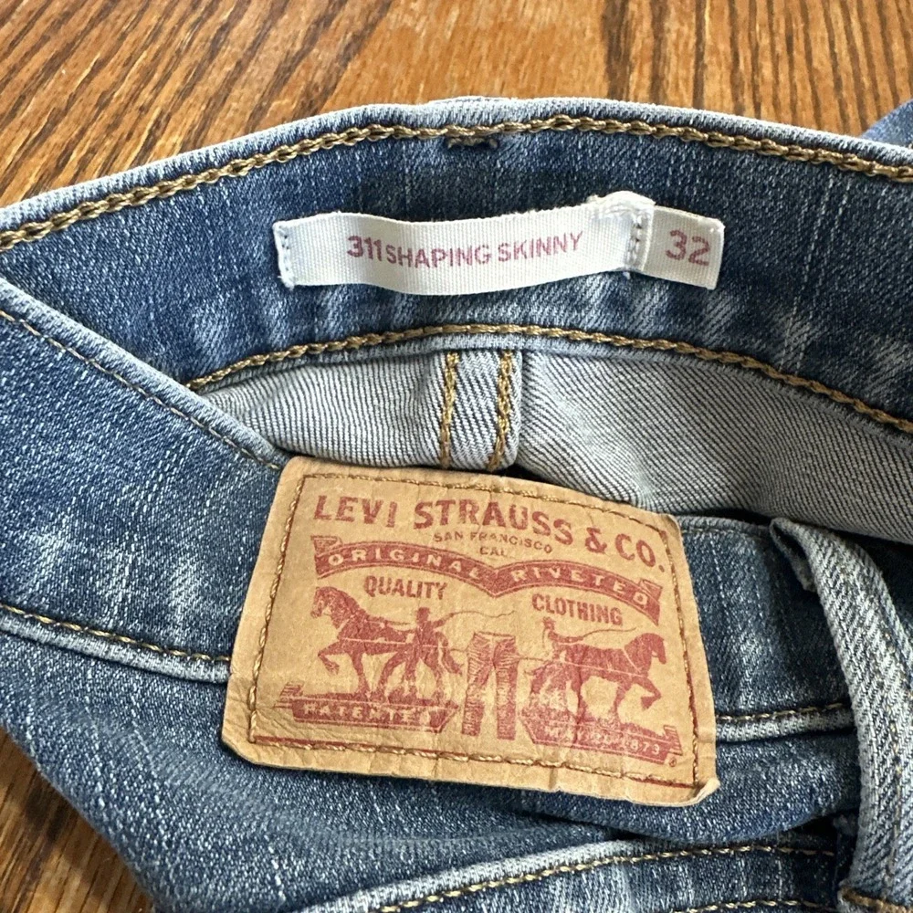 Levi's 311 Women's Jeans Size‎ 32 Blue Shaping Skinny Stretch.